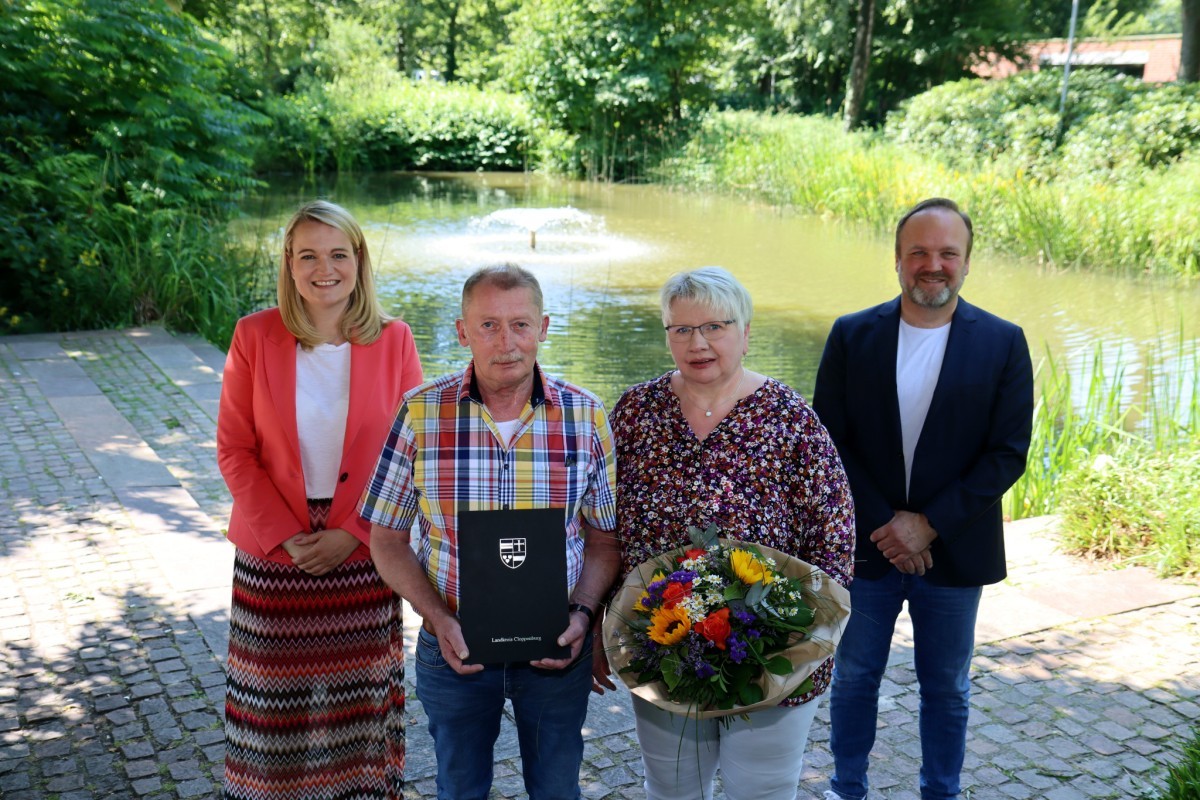 Eine Arbeitsstelle zwischen dem 15. und 64. Lebensjahr ...